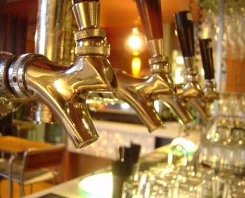 beer-taps-1324150-640x480